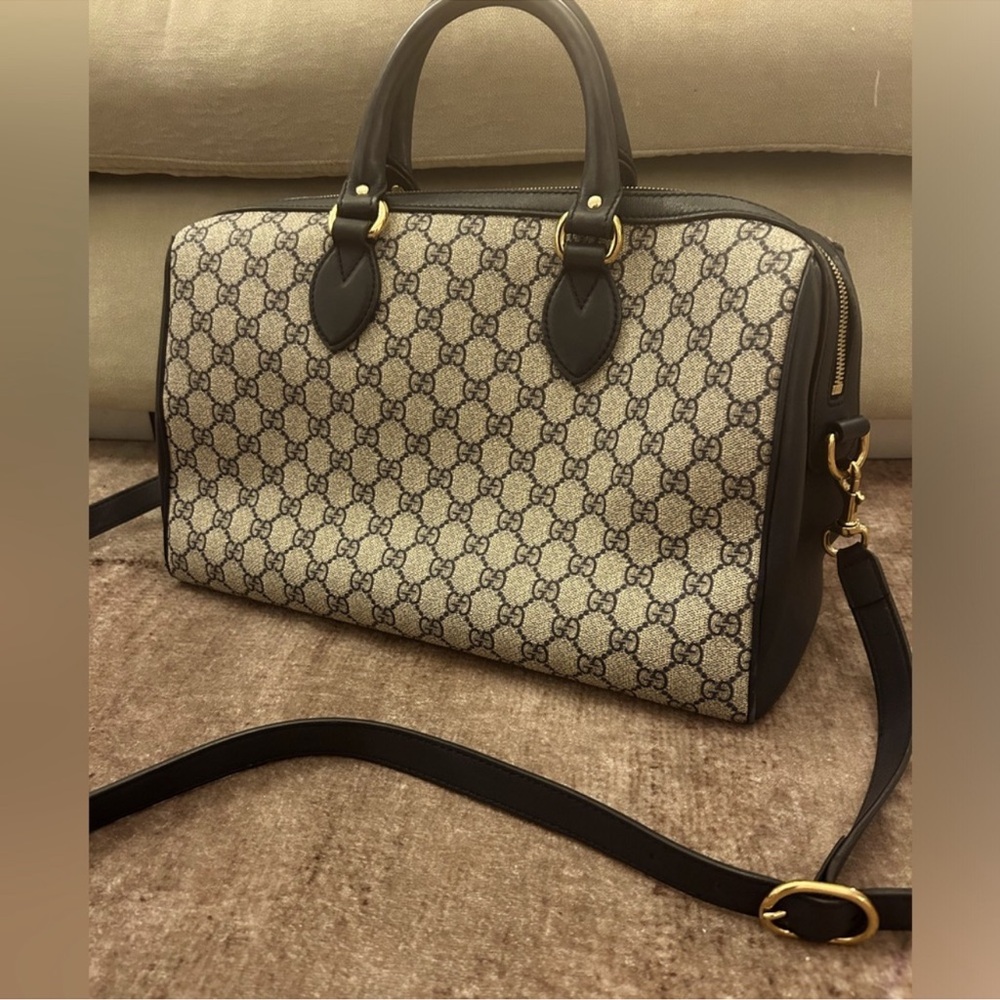 GG Supreme Monogram Medium Boston Beige blue